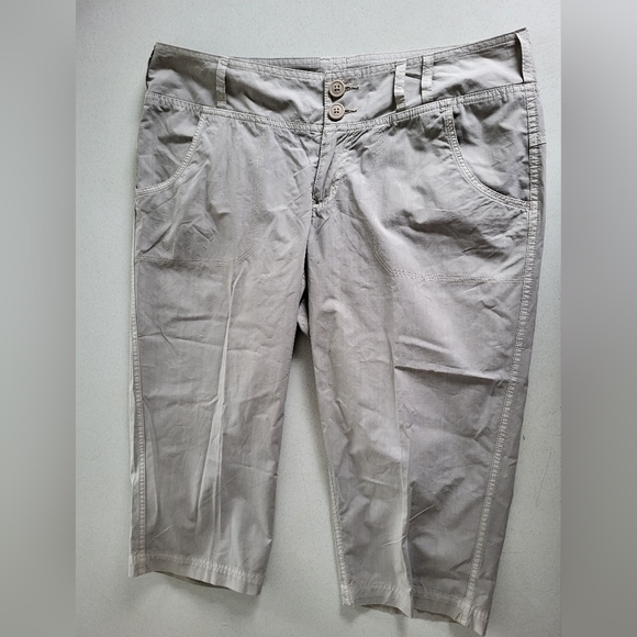 Columbia Sportswear Cargo Capri Pants Size 10 Women - Picture 1 of 6